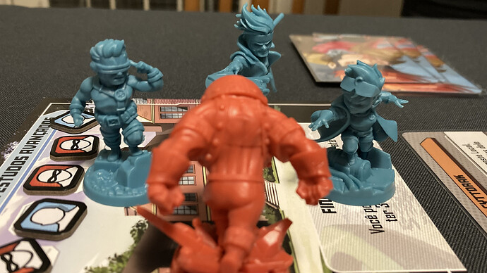 Ciclope, Gambit e Jubileu tentando sair do caminho do Fanático.