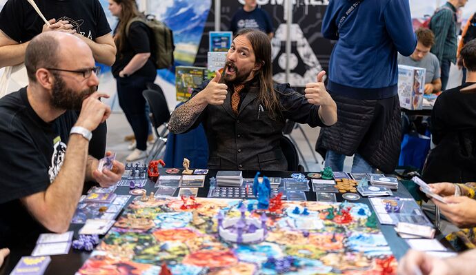 SPIEL Essen 2024 Thumbs up-3d0835af